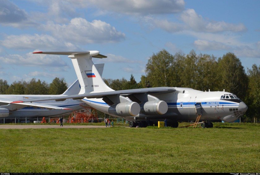 Самолет ил 76