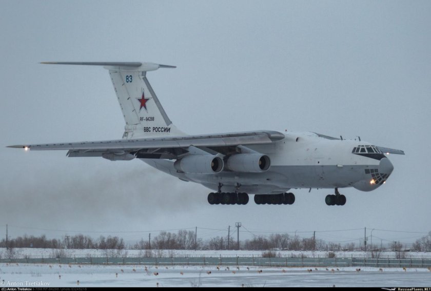 Ил-78 самолет