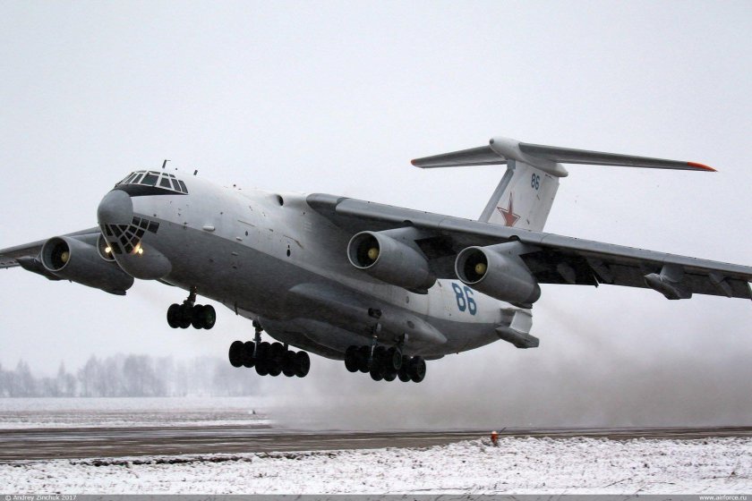 Самолет-заправщик ил-78м