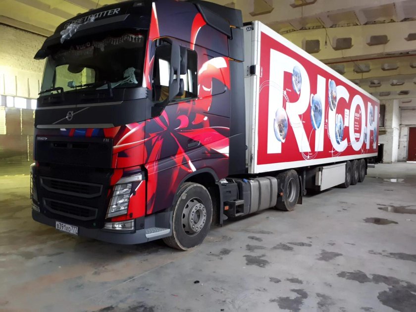 Оклейка грузовых автомобилей