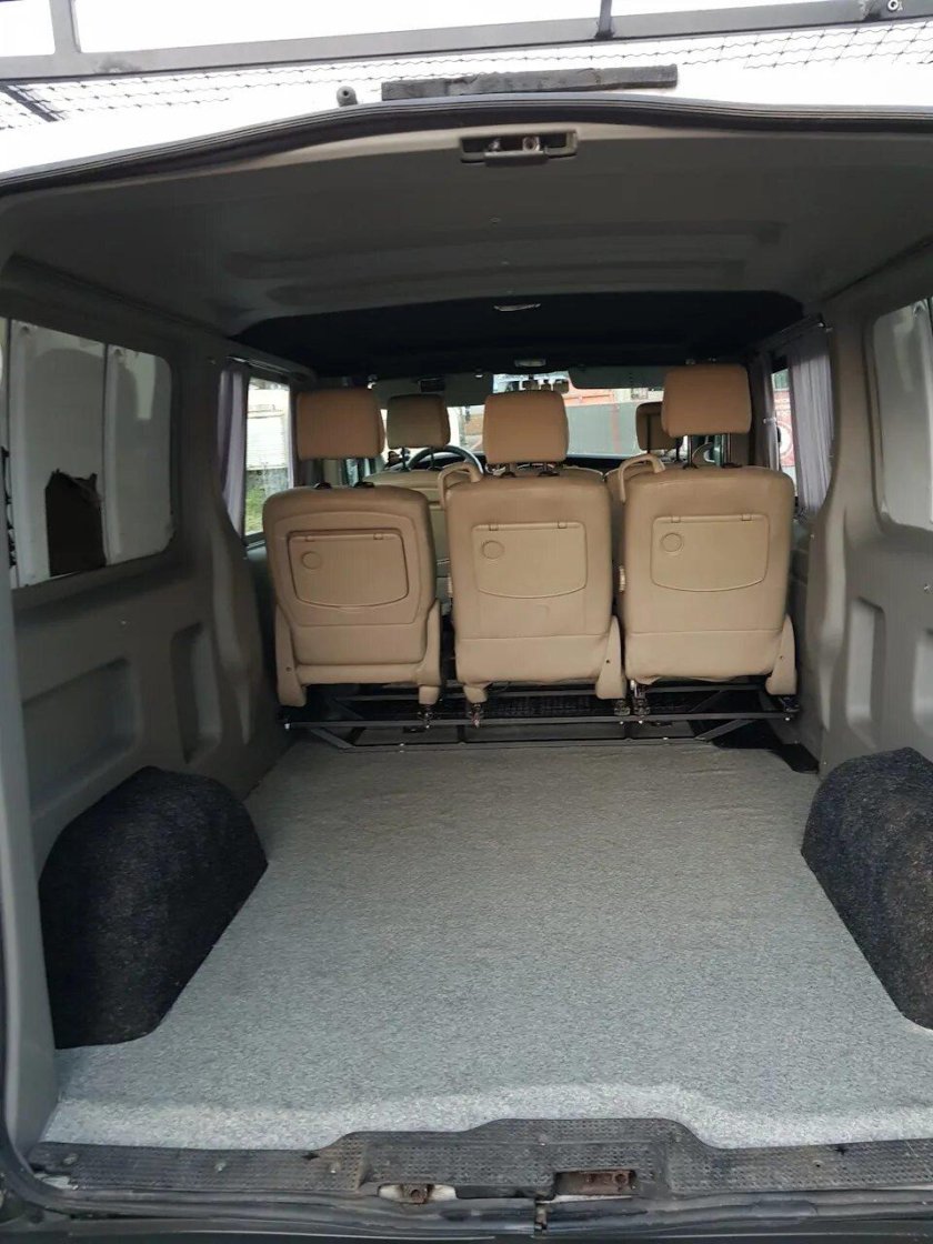 Опель Виваро 1.9 салон