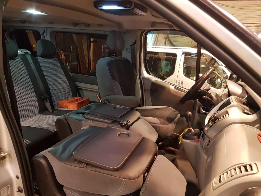 Opel Vivaro 2007 салон