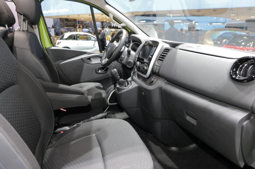 Опель Виваро 2019