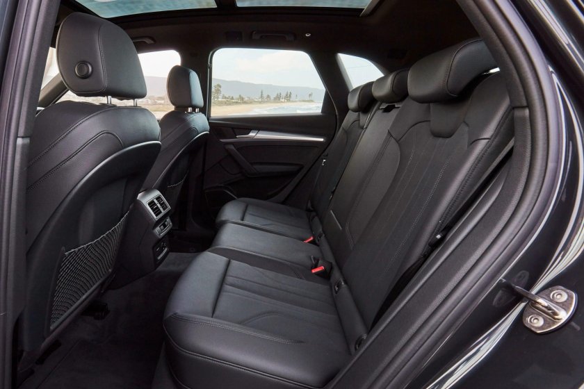 Audi q5 салон сзади