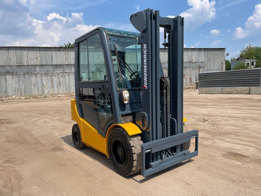 Погрузчик jungheinrich