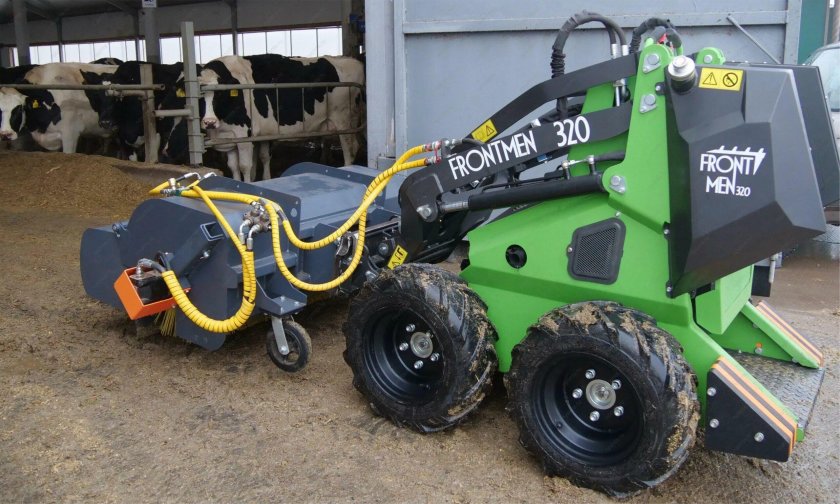 Фронтмен мини погрузчик 320
