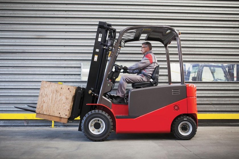 Электрические вилочные погрузчики Heli