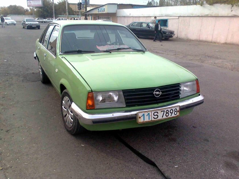 Opel Rekord 1982