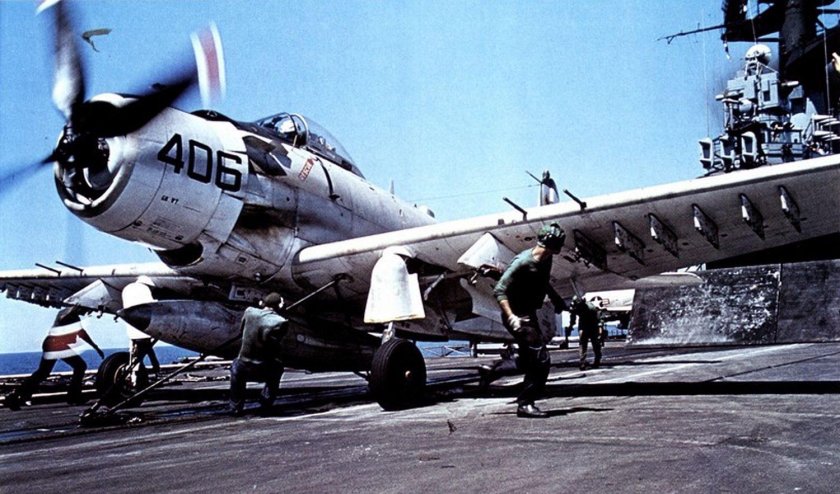 Skyraider 572