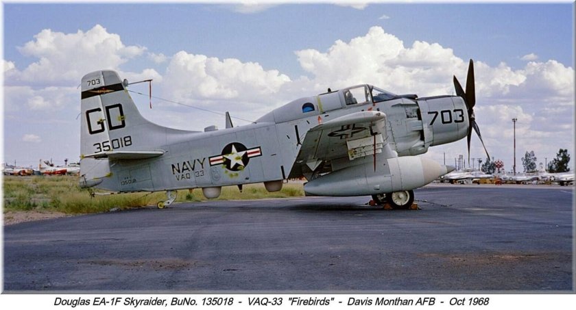 Douglas EA-1f «Skyraider»