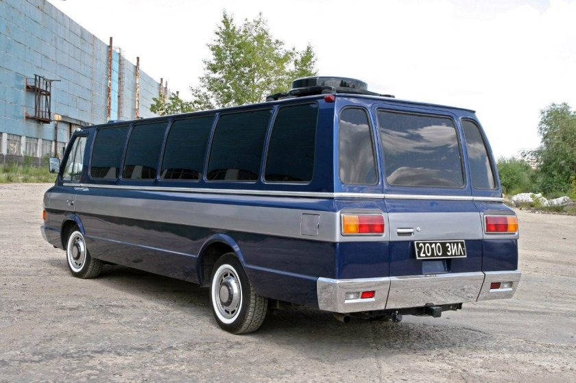 ЗИЛ-3207 Юность