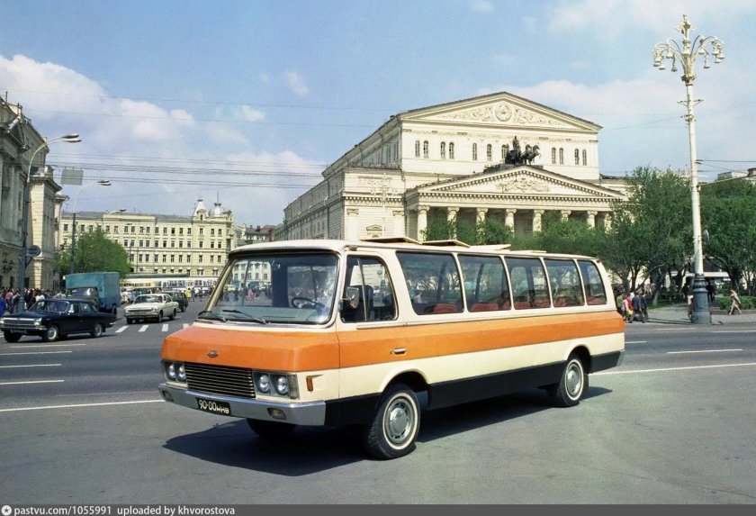 ЗИЛ-3207 Юность