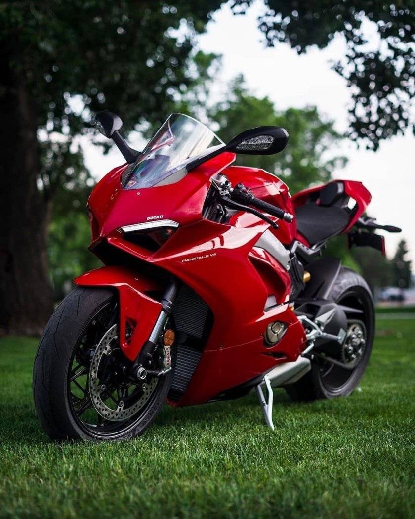 Triumph спортбайк