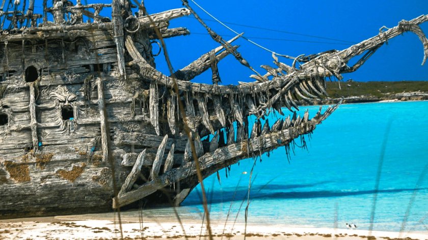 Корабль "Летучий голландец"