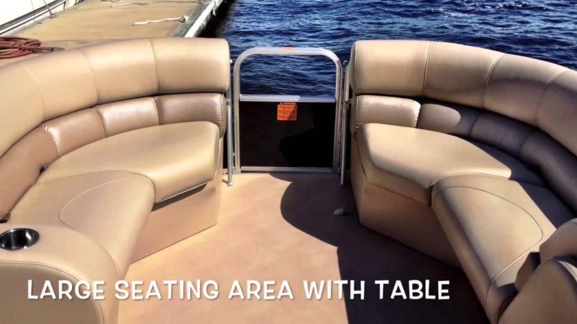 Кормовой диван для катера