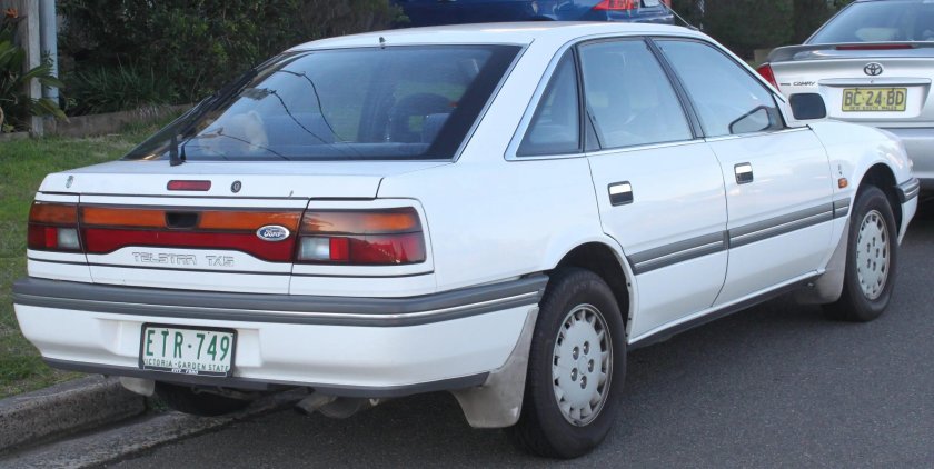 Mazda 626 gd седан