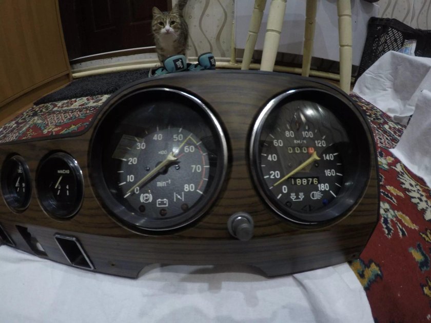 Панель приборов ВАЗ 05