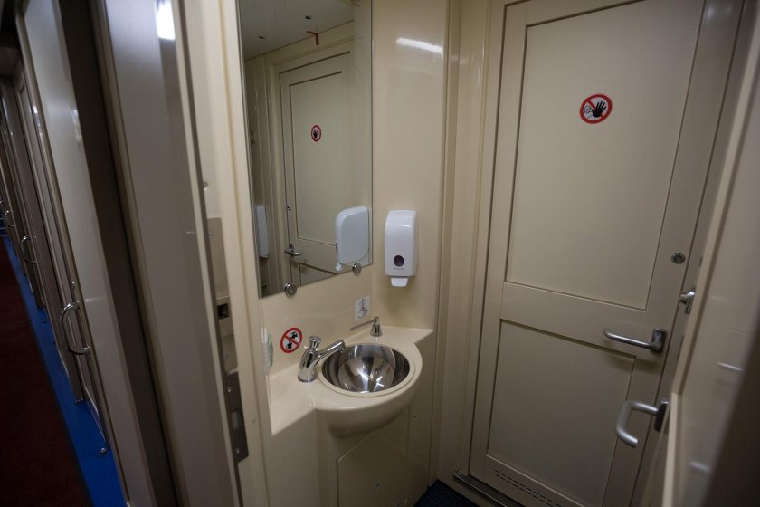 018а «Карелия (двухэтажный состав)»