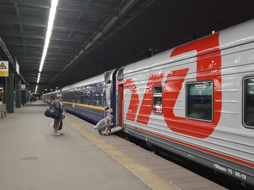 Поезд «двухэтажный состав» 160а/159а Петрозаводск — Москва