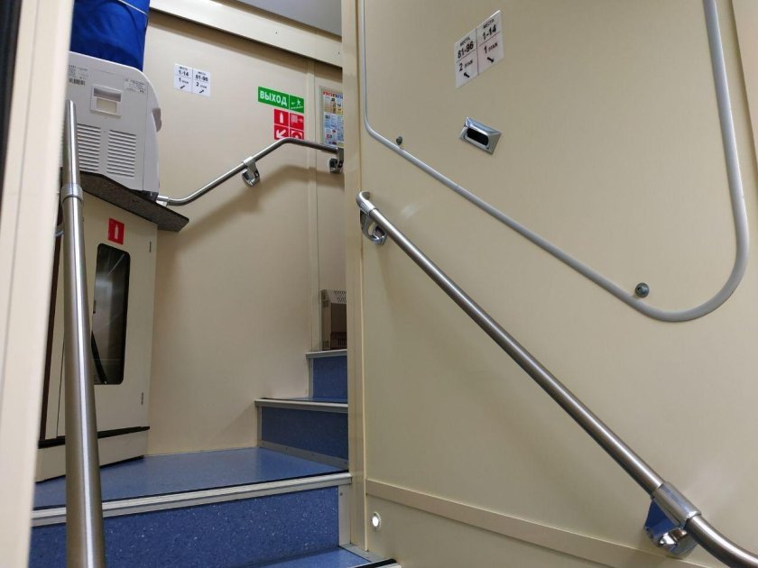 Поезд 018а Карелия двухэтажный