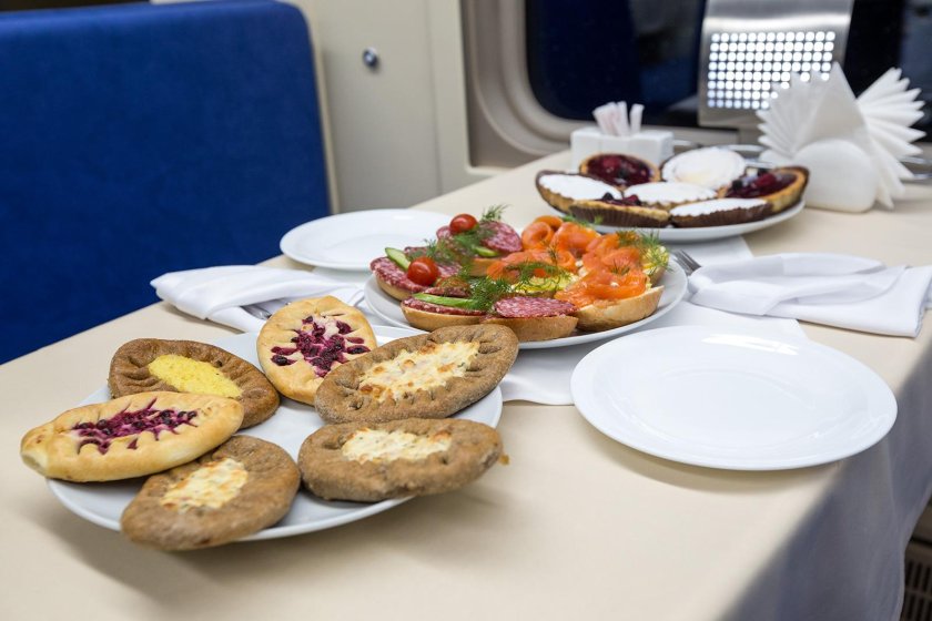 Поезд 018а Карелия двухэтажный