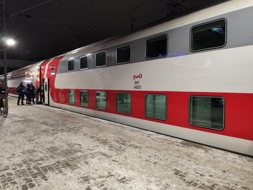 Фирменный поезд Карелия двухэтажный