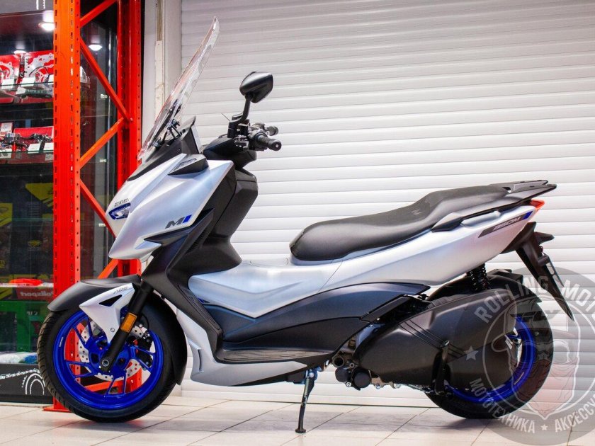 Макси скутер