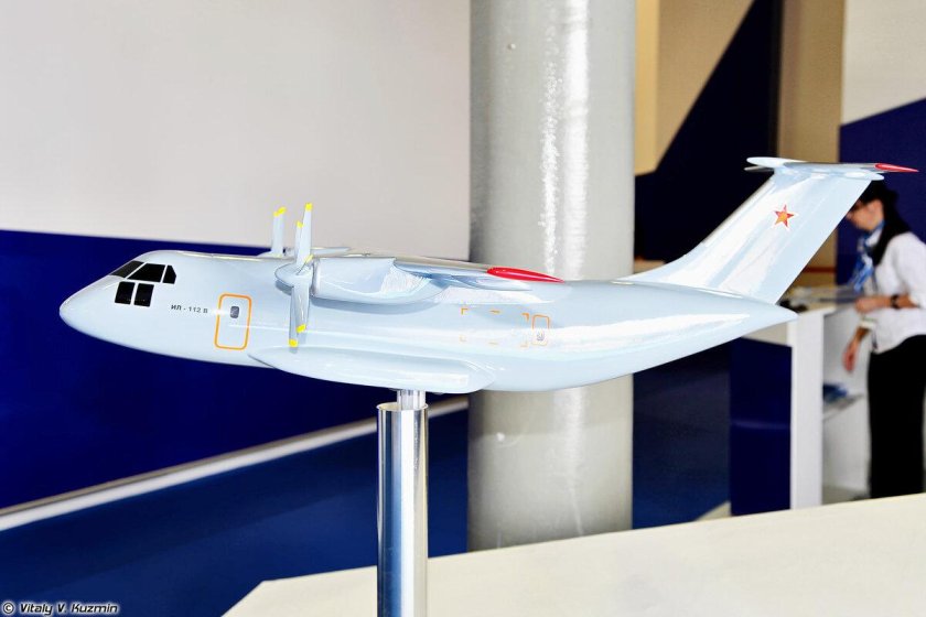Ил-112 модель