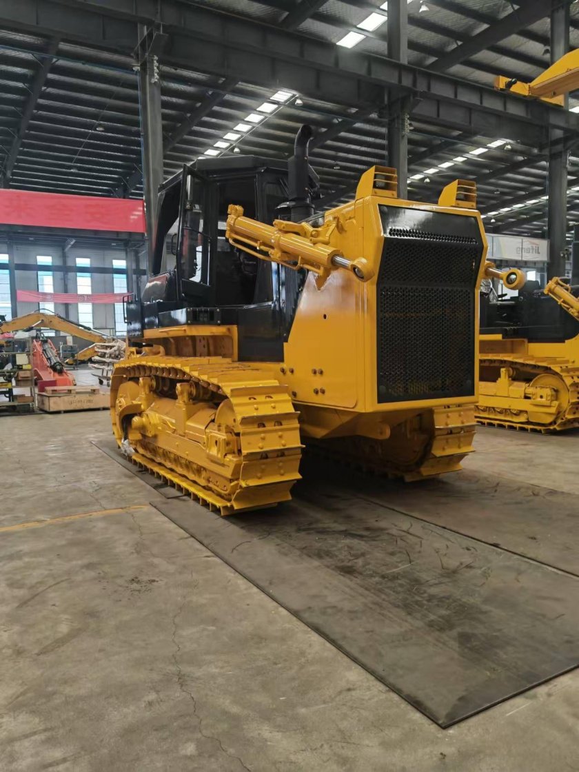 Гусеничный бульдозер