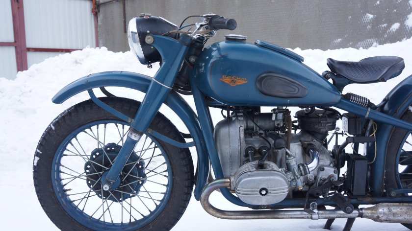 Мотоцикл Урал м 61