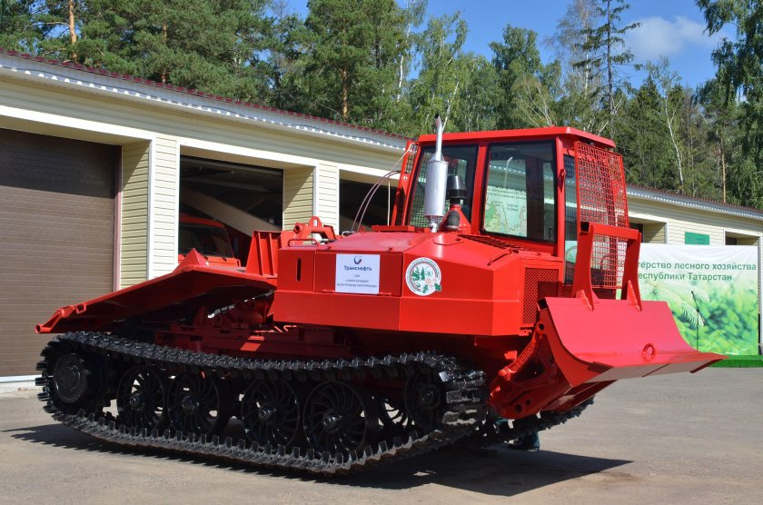 Онежец-300 трактор