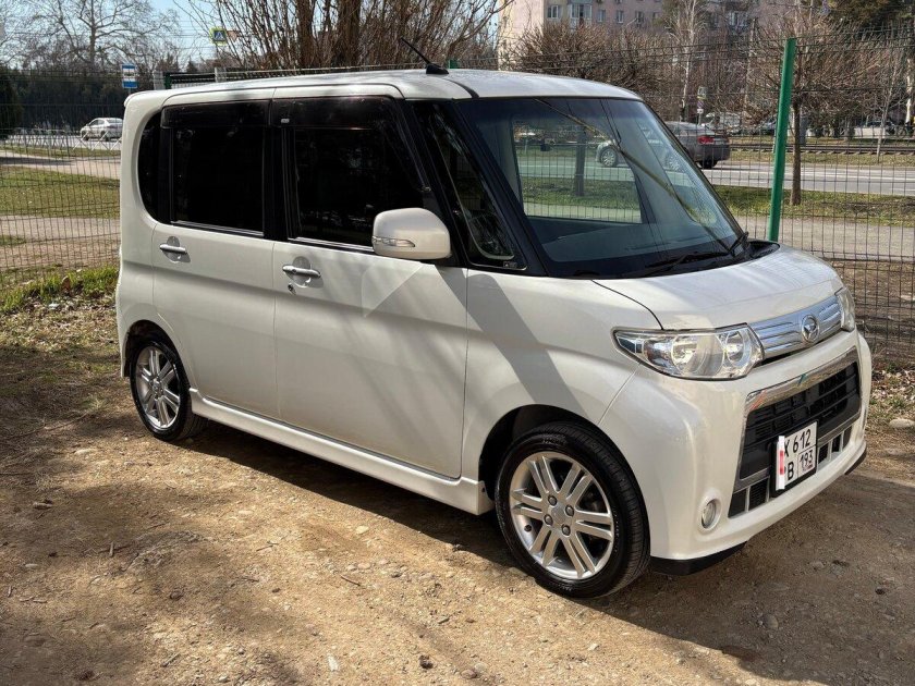 Дайхатсу танто 2011