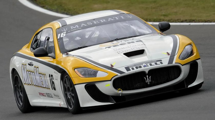 Мазератти гоночный