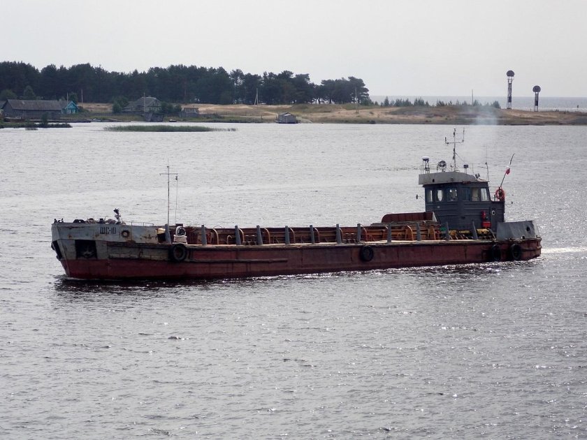 Несамоходная шаланда проекта 3325