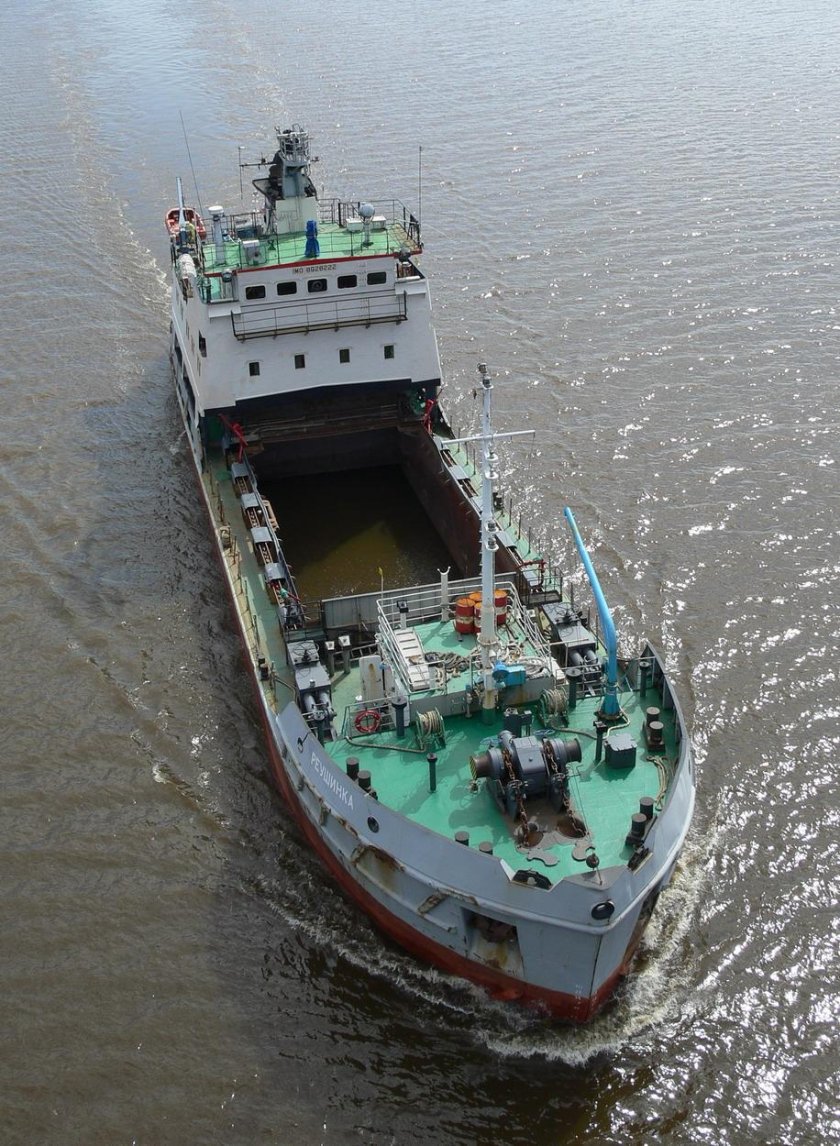 Грунтоотвозная шаланда морская