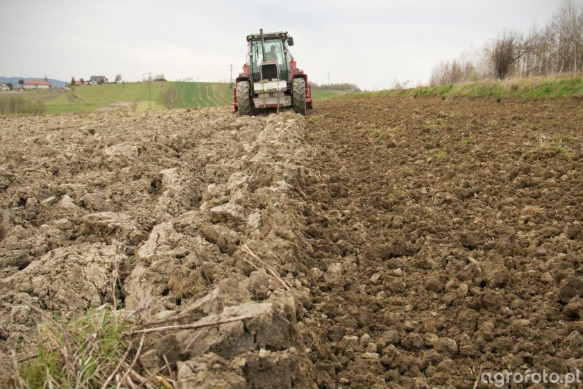 Вспаханная земля