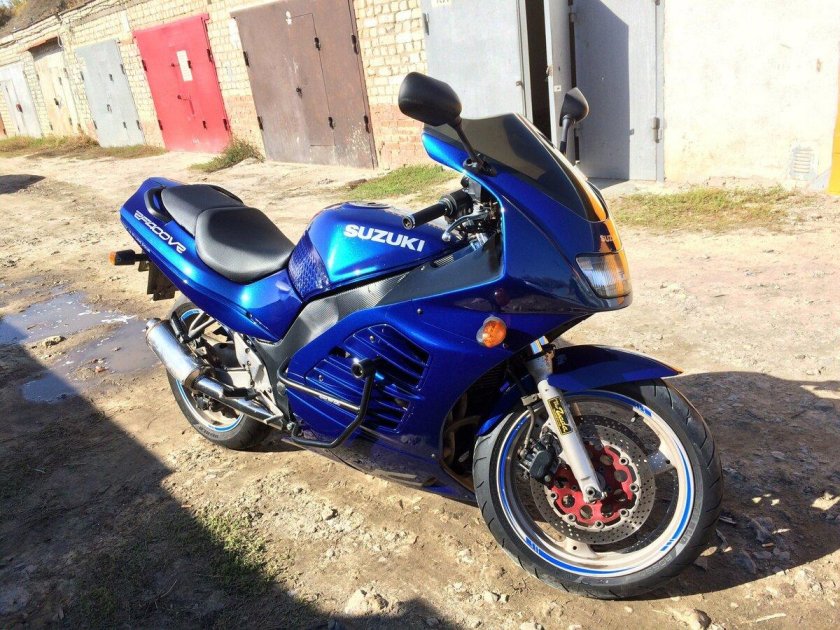 Suzuki rf400 красноголовый
