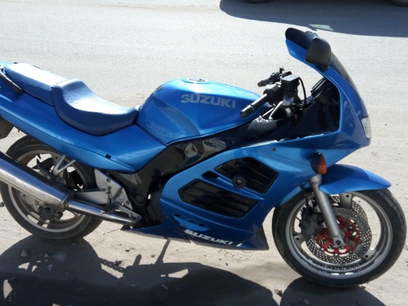 Сузуки rf400