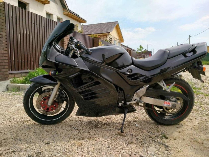Suzuki RF 400 черный