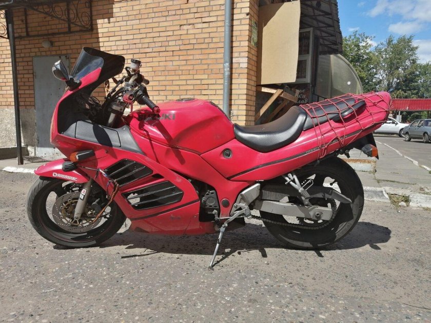Suzuki rf 600