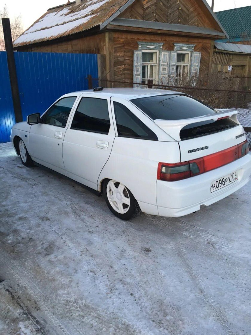 ВАЗ 2112 белое облако