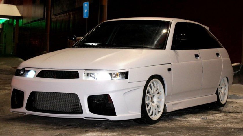 Тюнингованная ВАЗ 2112