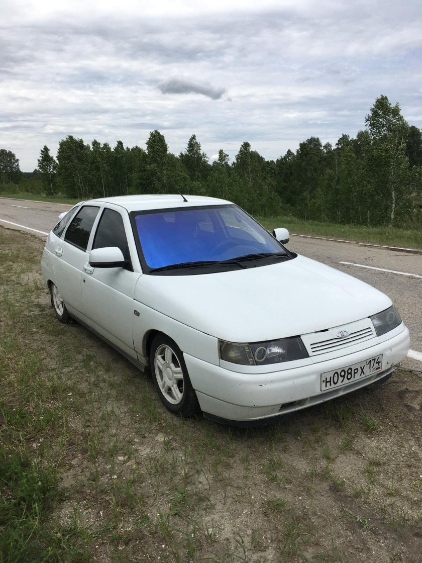 ВАЗ 2112 белое облако