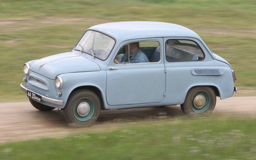 Машина запорожец горбатый