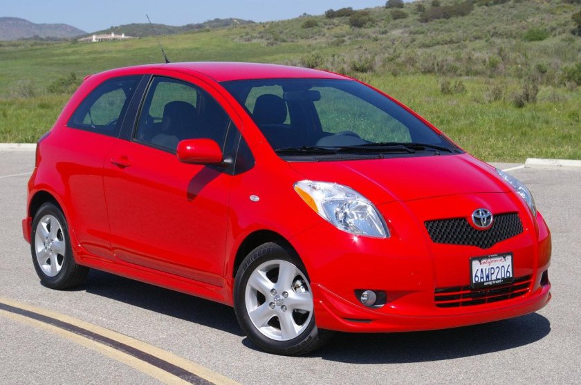 Тойота Ярис 2