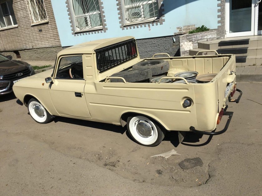 Москвич 27151