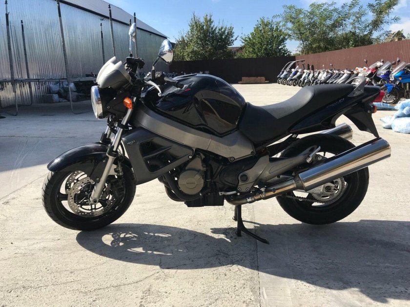 Мотоцикл Honda x11