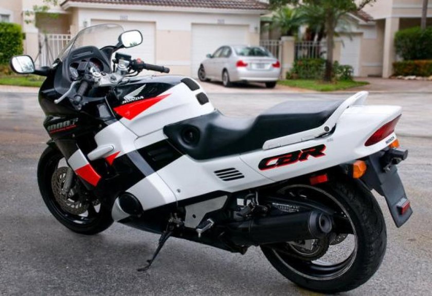 Honda CBR 1000f