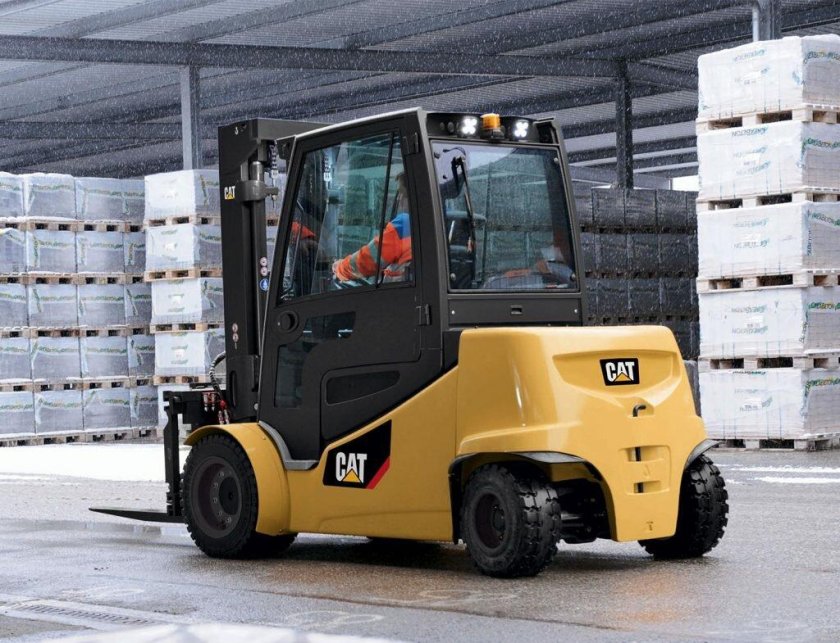 Вилочный погрузчик Катерпиллер