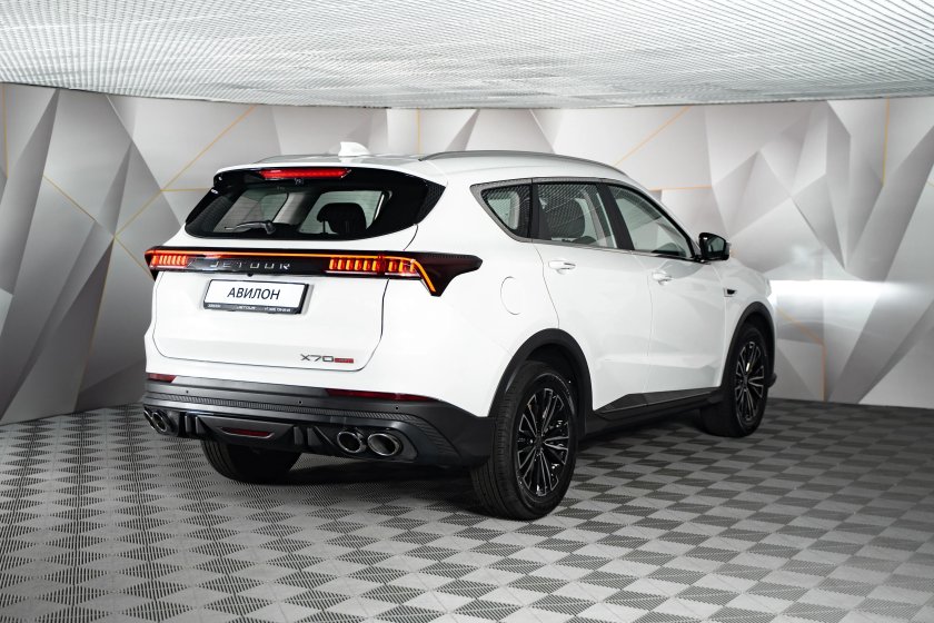 Jetour x70 Plus кроссовер